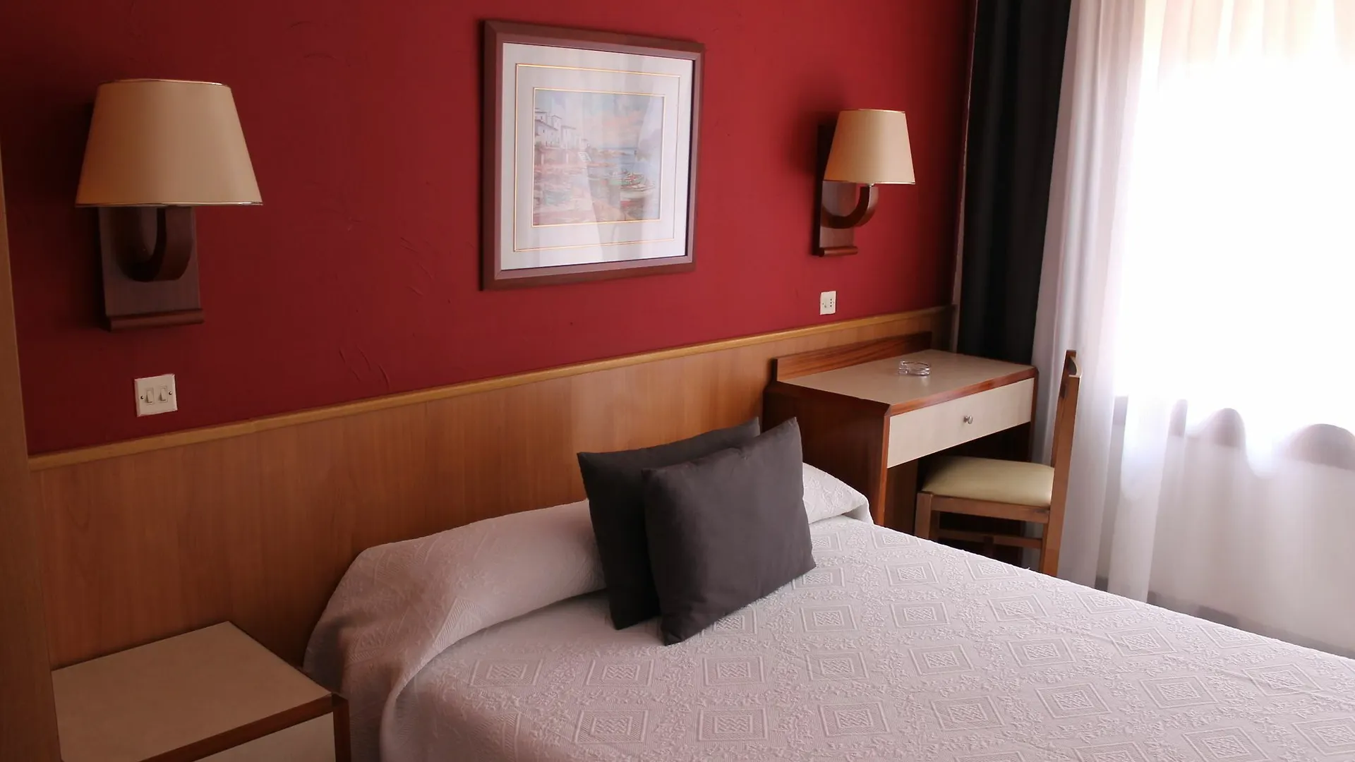 Hostal Regina Blanes 2*,