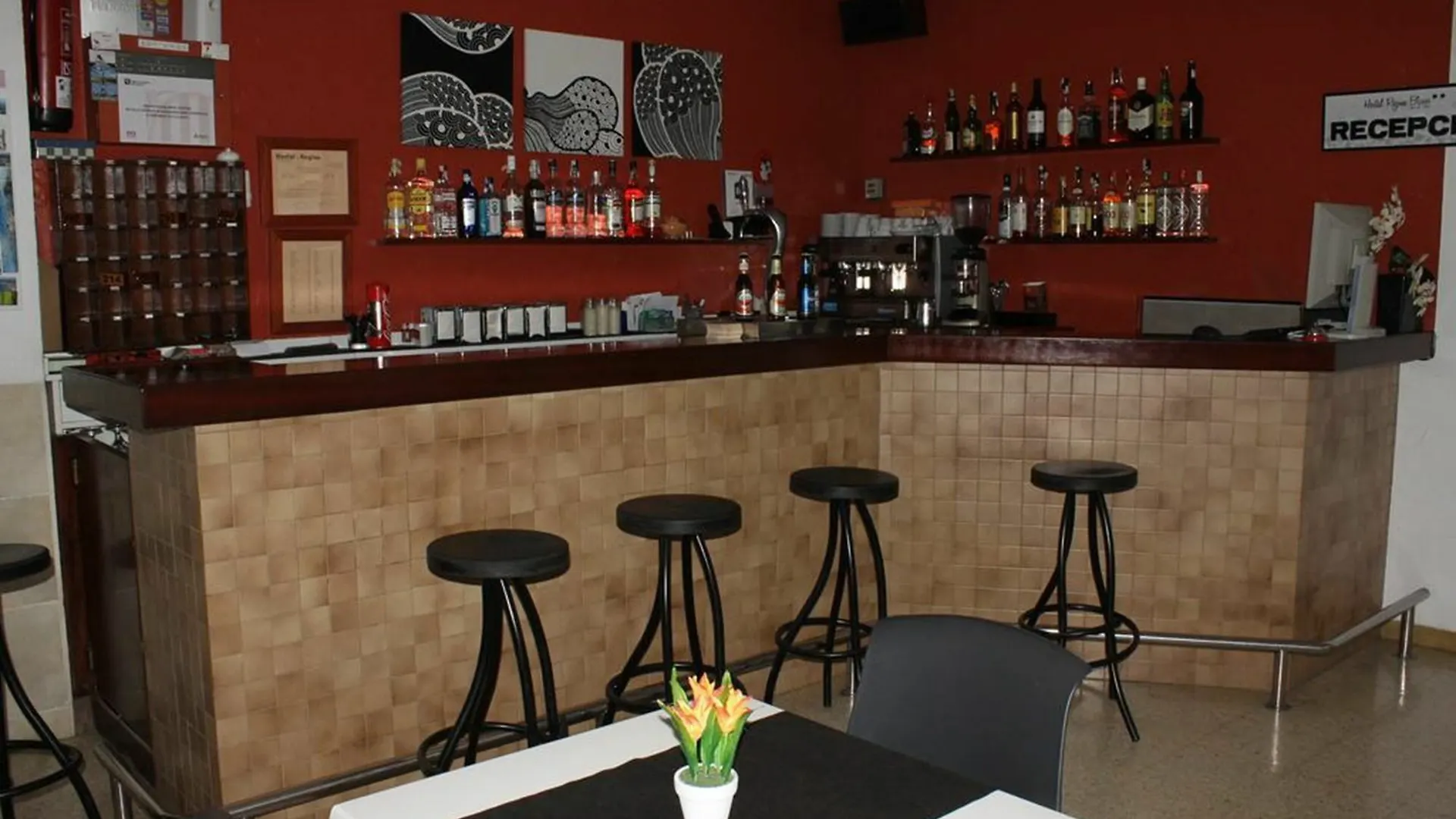 Hostal Regina Blanes Guest house